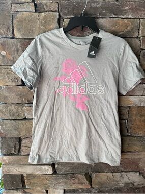 NWT Adidas Women's Graphic T-Shirt Medium